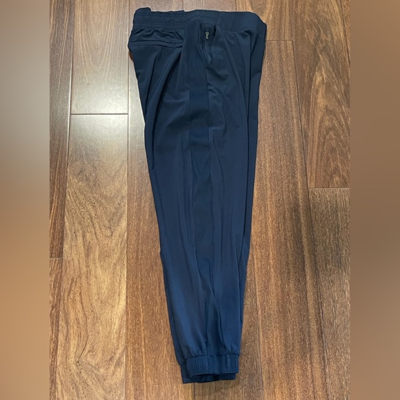 Athleta Brooklyn Textured Jogger - size 8 - Picture 3 of 4